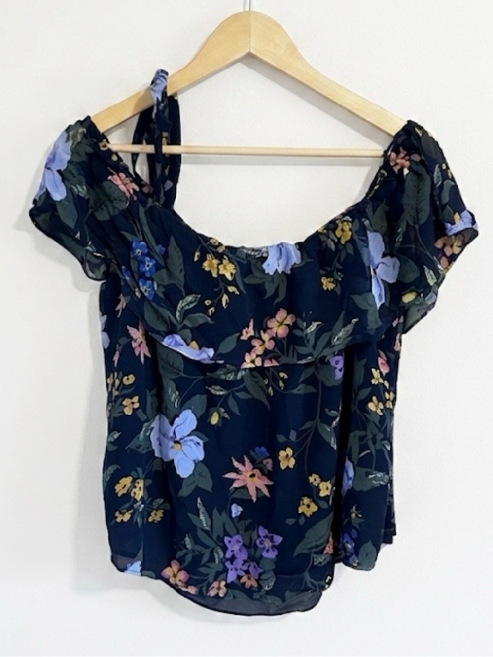 Club Monaco Silk One-Shoulder Floral Blouse Navy Large Romantic Quiet Luxury